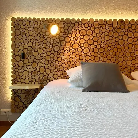 克拉拉特旅馆 * Lafarre (Ardeche)