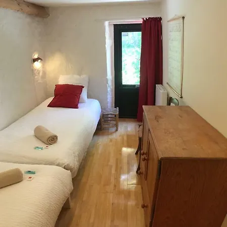 克拉拉特旅馆 * Lafarre (Ardeche)